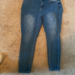 Judy Blue Skinny Jeans size 15/32